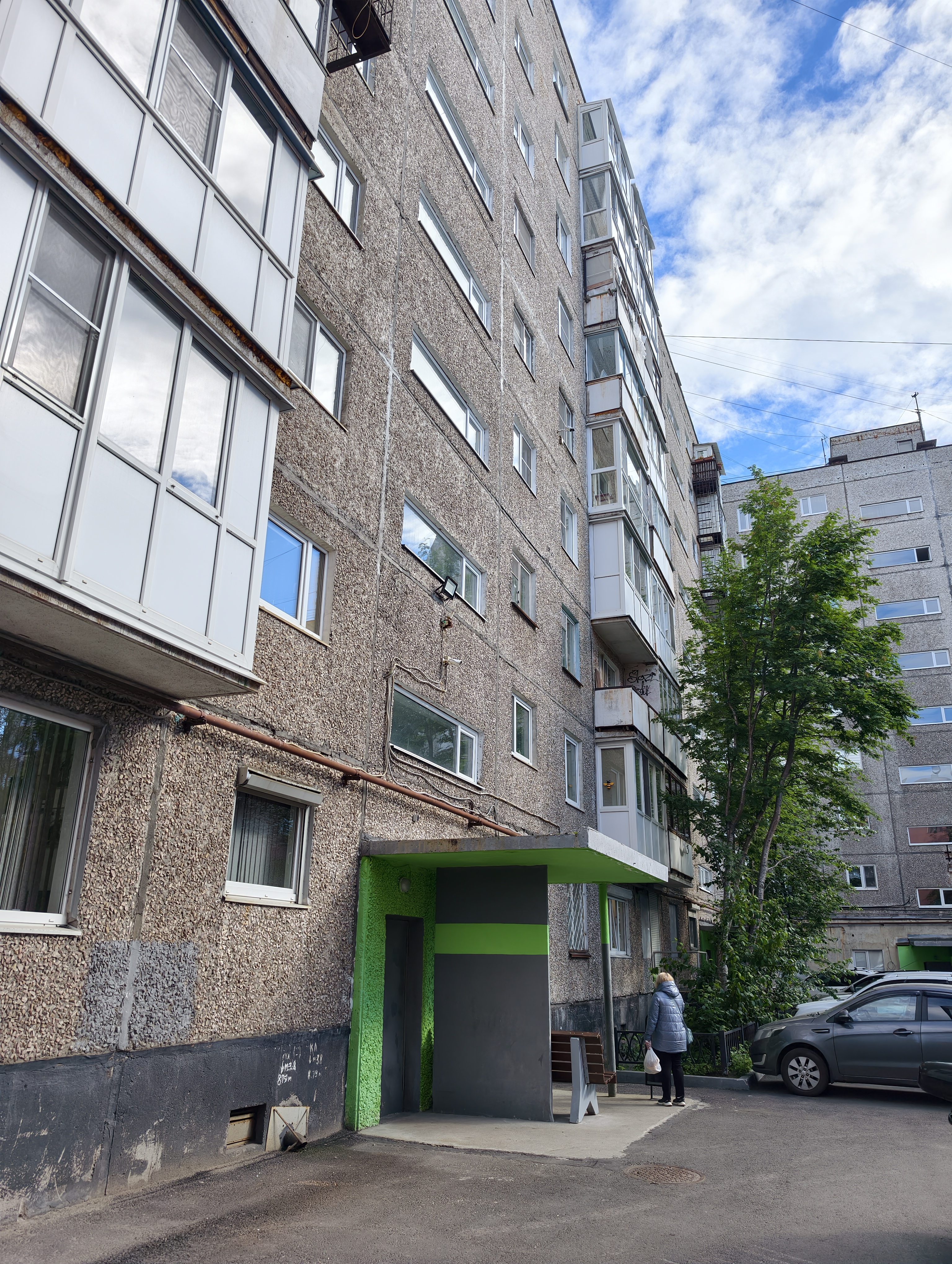 Полярные Зори 20 (фото двора).jpg